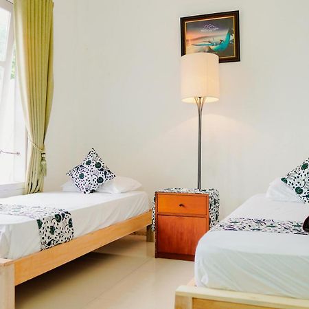 Dormitory Tourism Sritanjung Banyuwangi Banyuwangi  Exterior foto