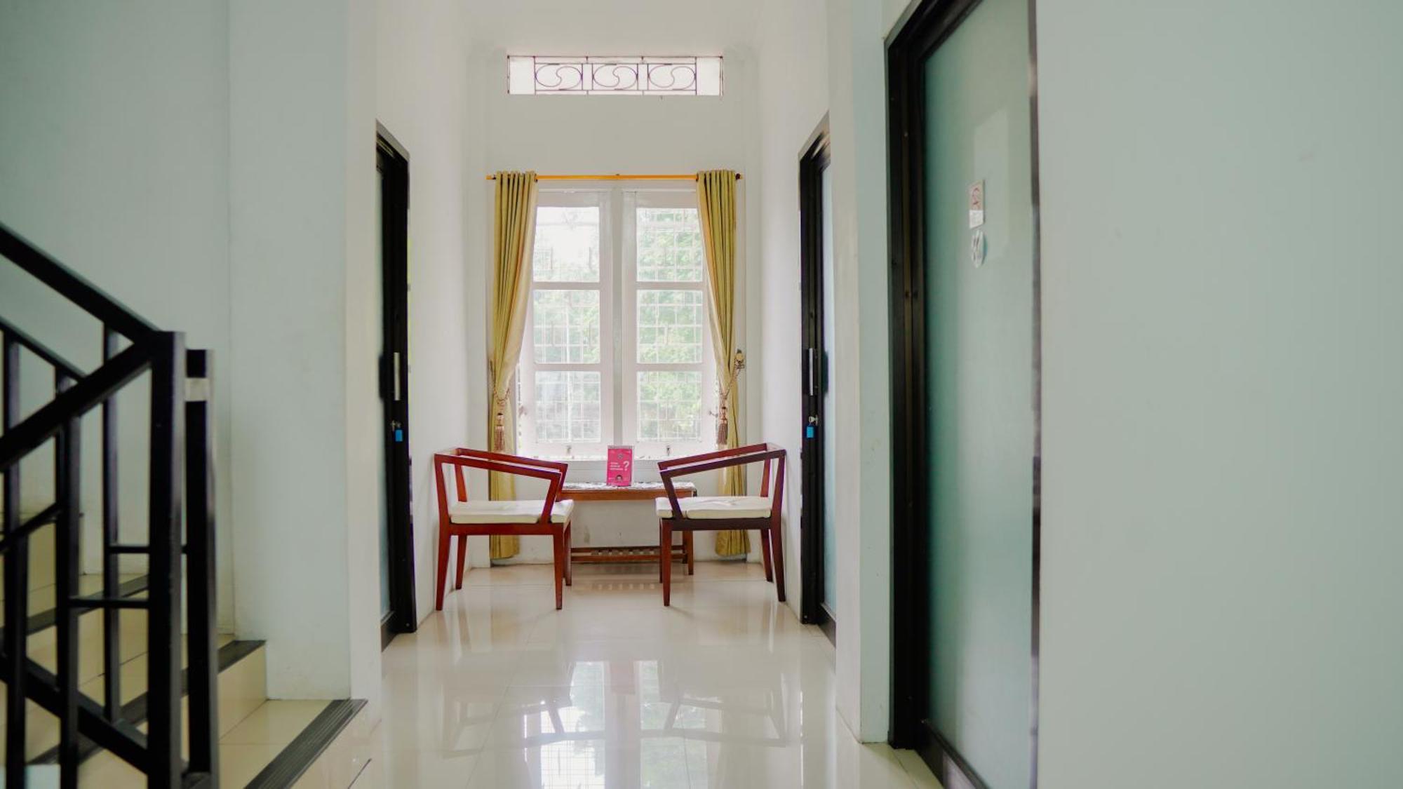 Dormitory Tourism Sritanjung Banyuwangi Banyuwangi  Exterior foto