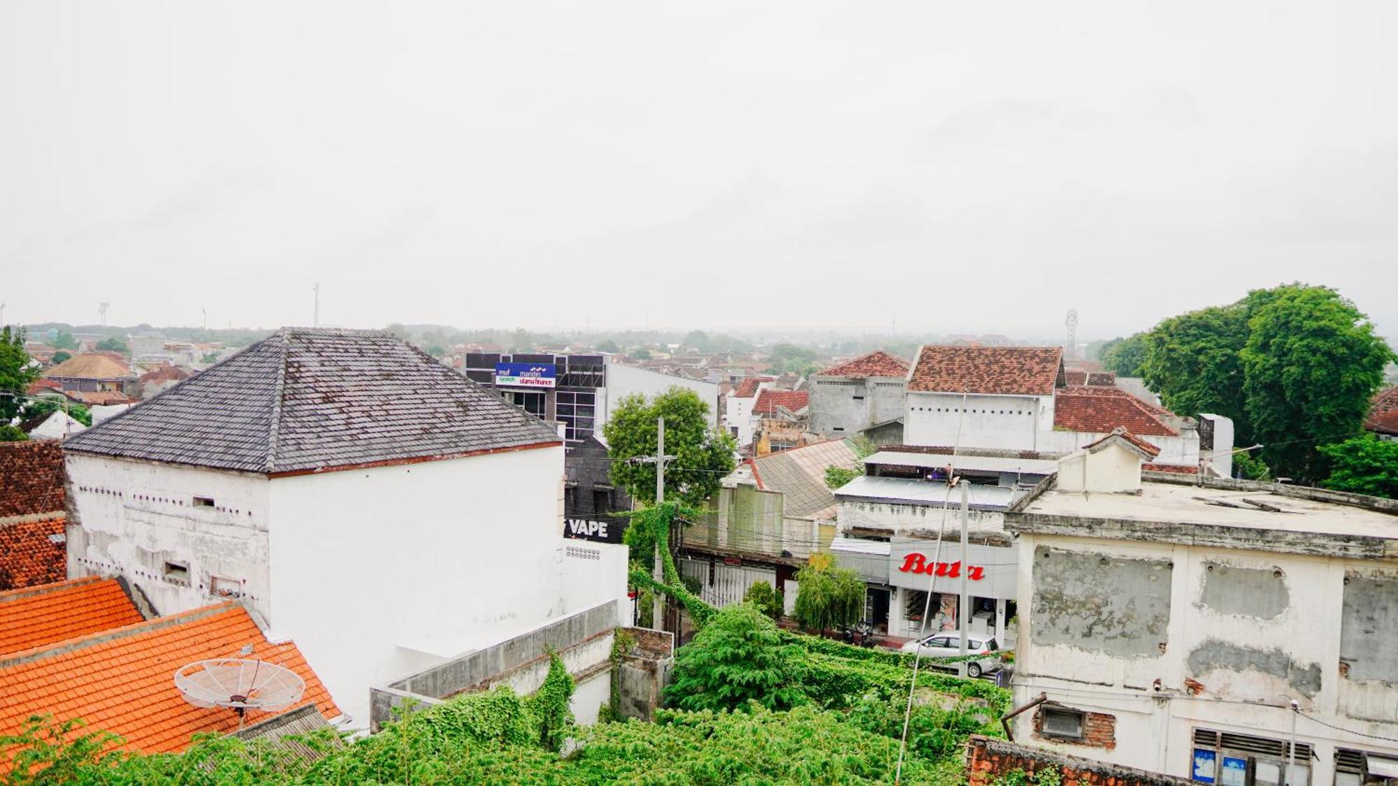 Dormitory Tourism Sritanjung Banyuwangi Banyuwangi  Exterior foto