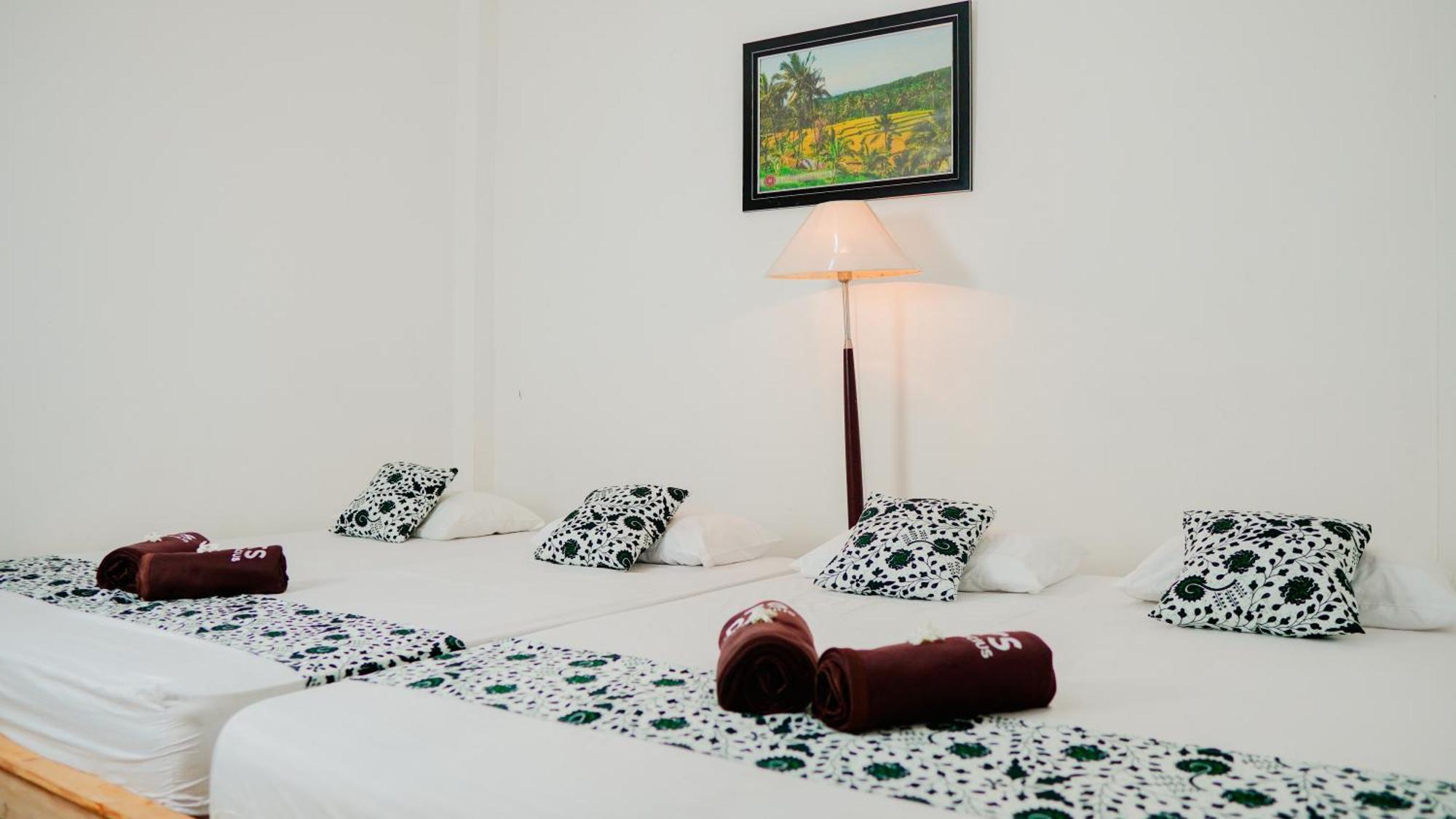 Dormitory Tourism Sritanjung Banyuwangi Banyuwangi  Exterior foto