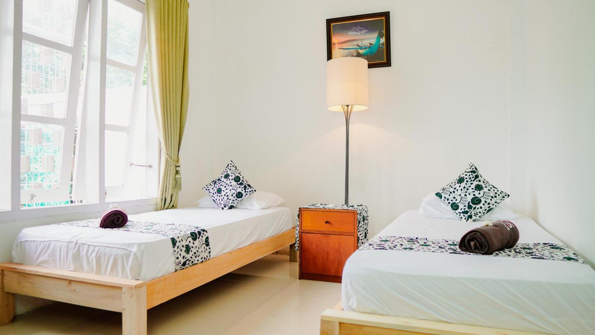 Dormitory Tourism Sritanjung Banyuwangi Banyuwangi  Exterior foto