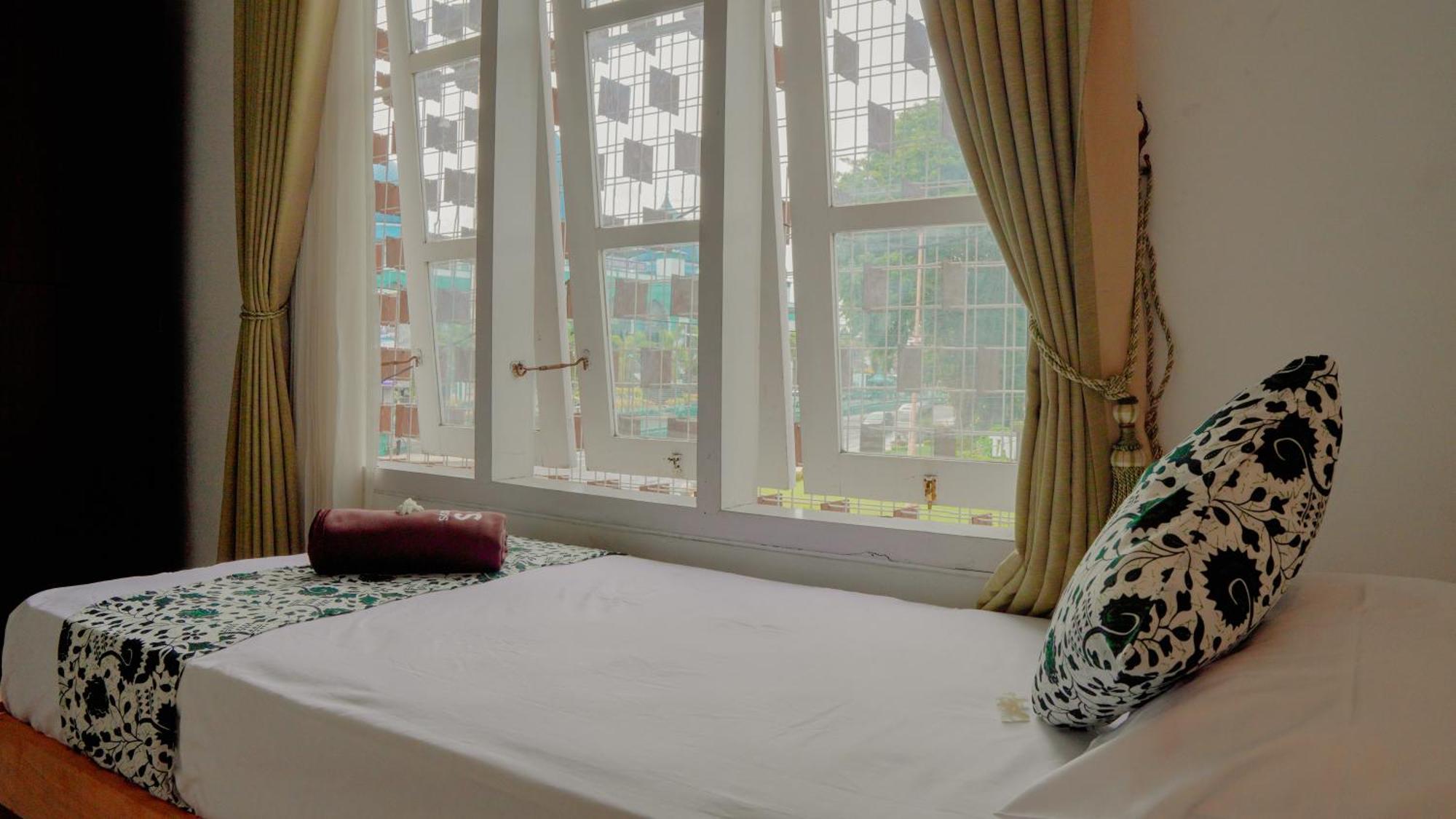 Dormitory Tourism Sritanjung Banyuwangi Banyuwangi  Exterior foto