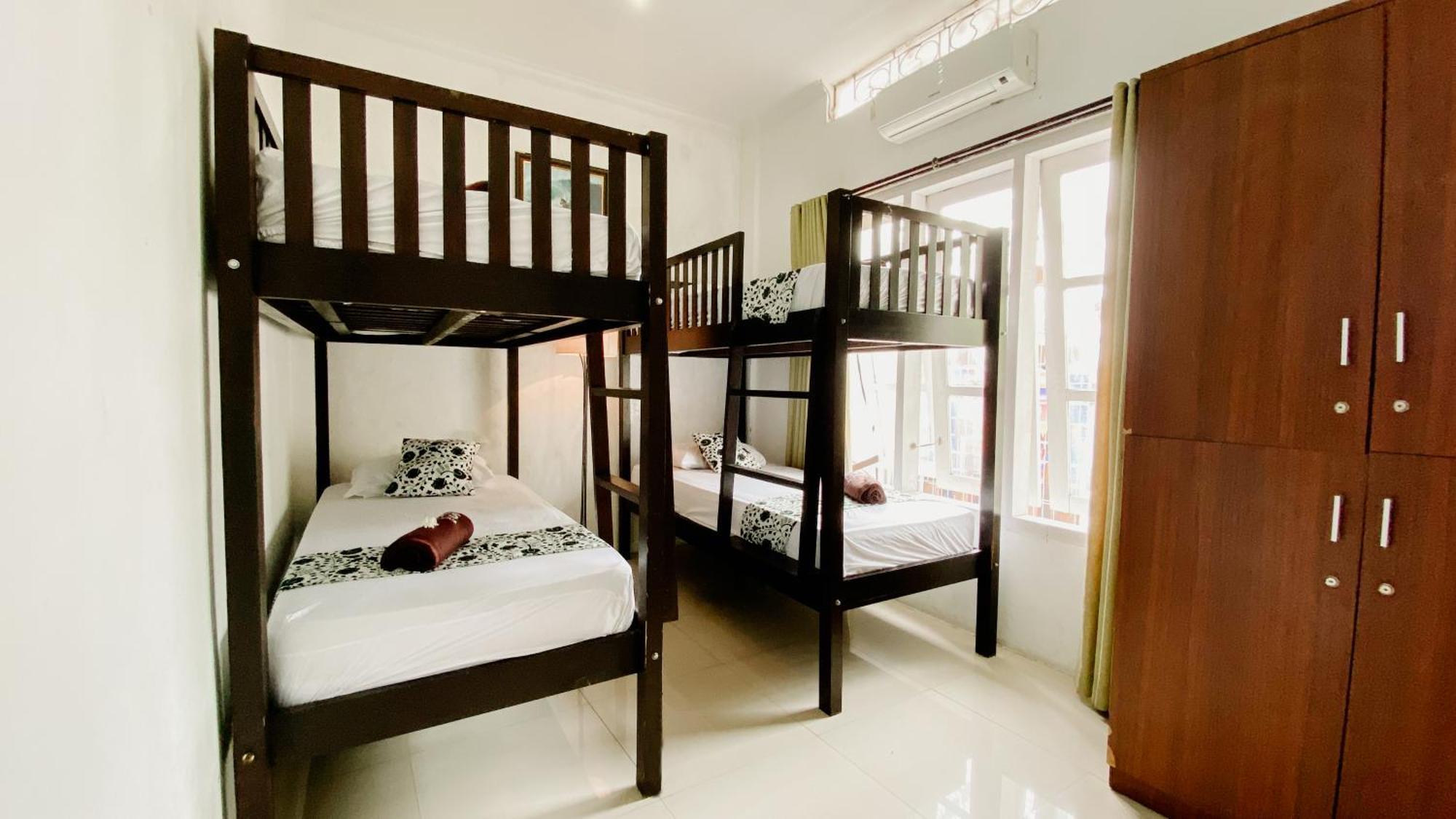 Dormitory Tourism Sritanjung Banyuwangi Banyuwangi  Exterior foto