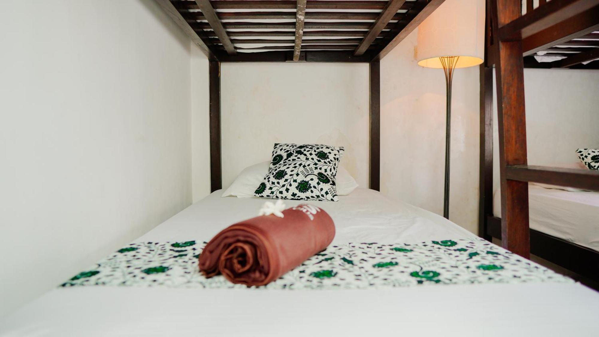 Dormitory Tourism Sritanjung Banyuwangi Banyuwangi  Exterior foto